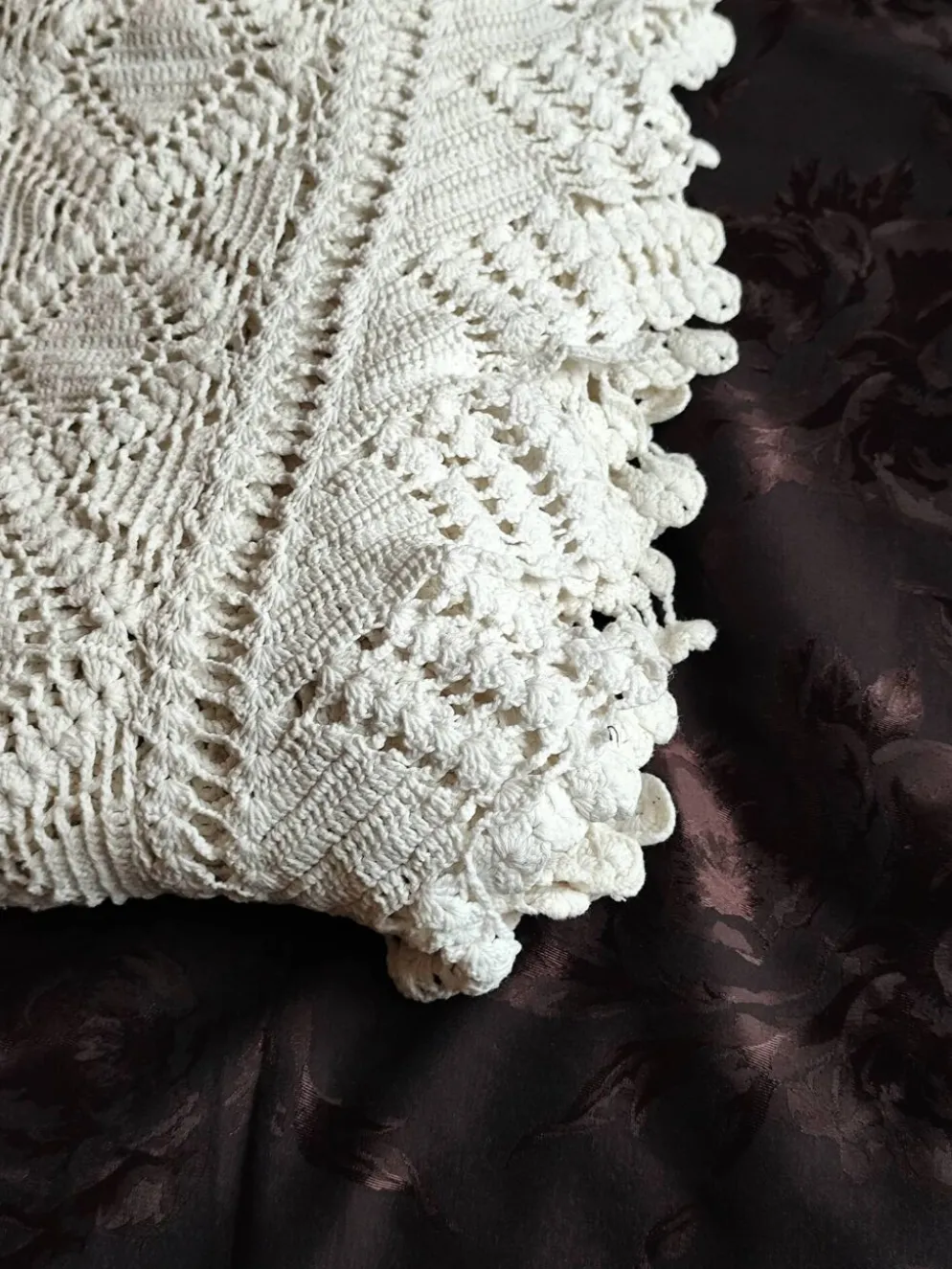 Dessus de lit en coton blanc - jeté de canapé aux motifs géométriques