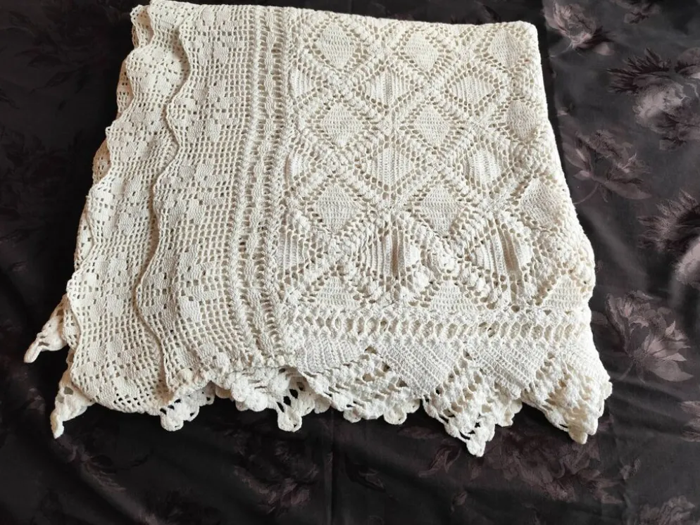 Dessus de lit en coton blanc - jeté de canapé aux motifs géométriques