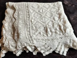 Dessus de lit en coton blanc - jeté de canapé aux motifs géométriques