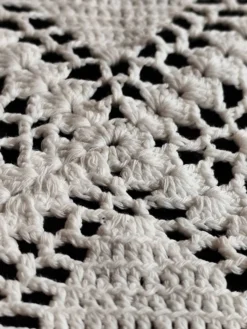 Dessus de lit en coton blanc - jeté de canapé aux motifs géométriques