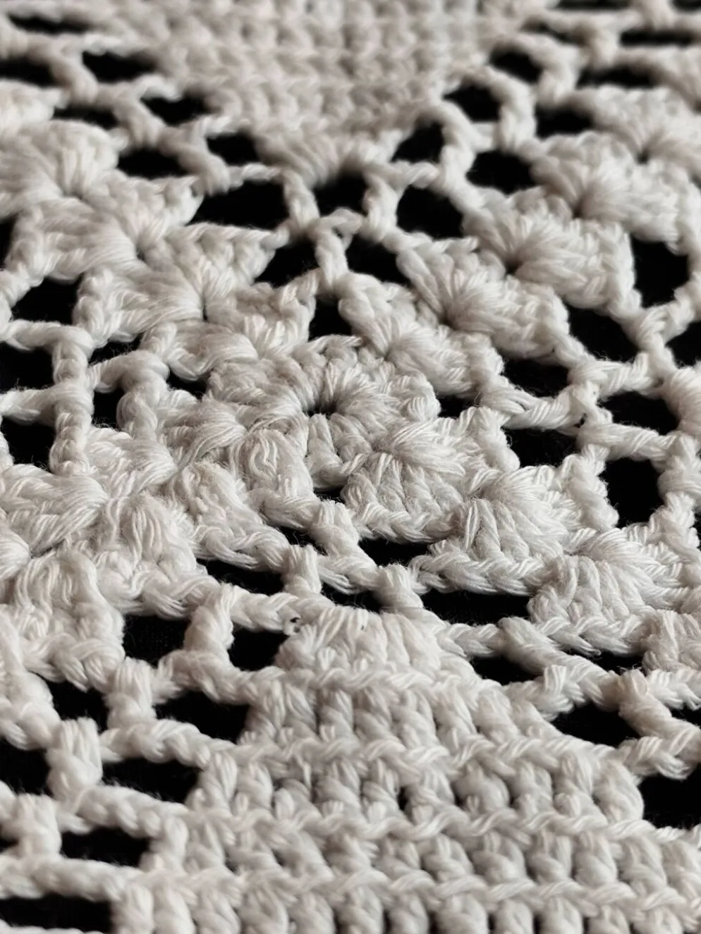 Dessus de lit en coton blanc - jeté de canapé aux motifs géométriques