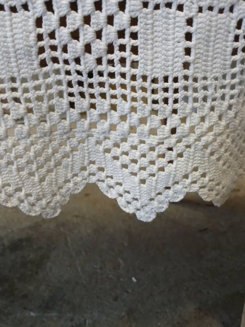 Dessus de lit / nappe / rideau ancien en crochet