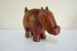 Deux animaux en bois