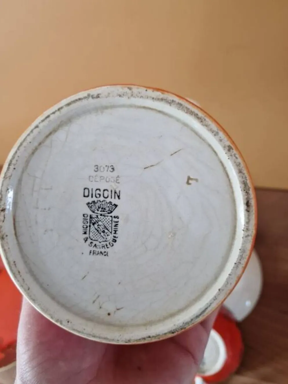 Digoin et Sarreguemines - Service de tasses en faience modèle Art Nouveau