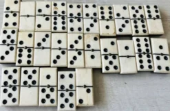 Dominos anciens