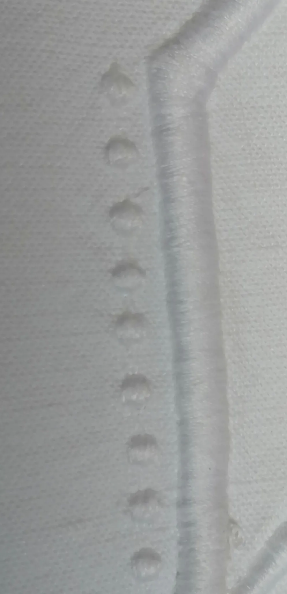 Drapé ancien brodé monogramme initiales D B