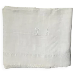 Drap ancien en lin monogramme VI