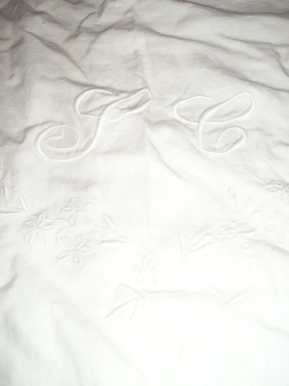 Drap ancien en lin ou métis à 2 rangées de jours avec retours