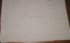 Drap ancien en lin ou métis à 2 rangées de jours avec retours