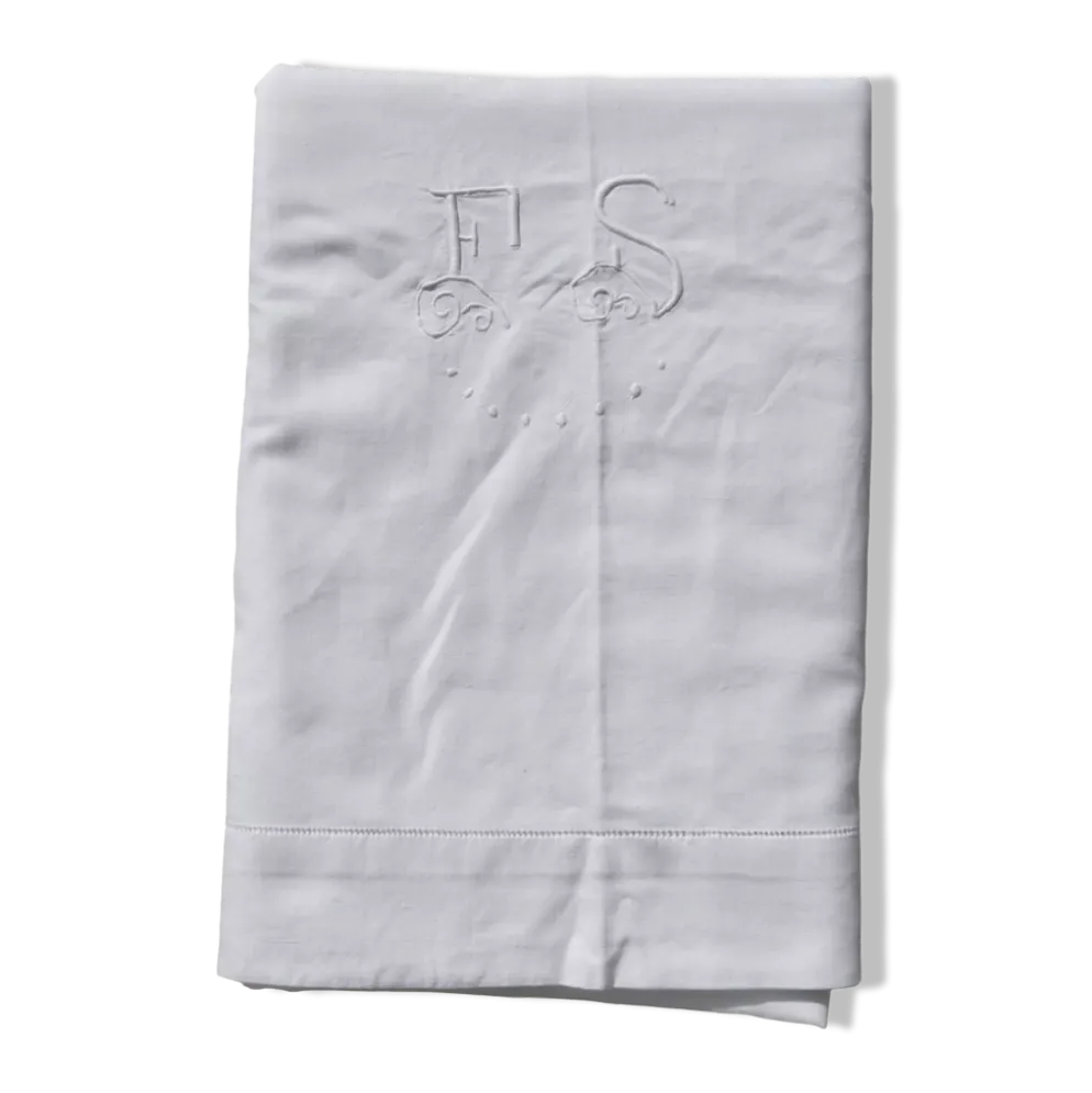Drap ancien en métis, monogrammé FS avec jour Venise