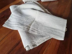 Drap ancien français tissé à la main – Lin naturel, début du 20ème siècle, 210 × 280 cm, 2 kg