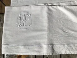 Drap BF broderie bourdon relief pastilles