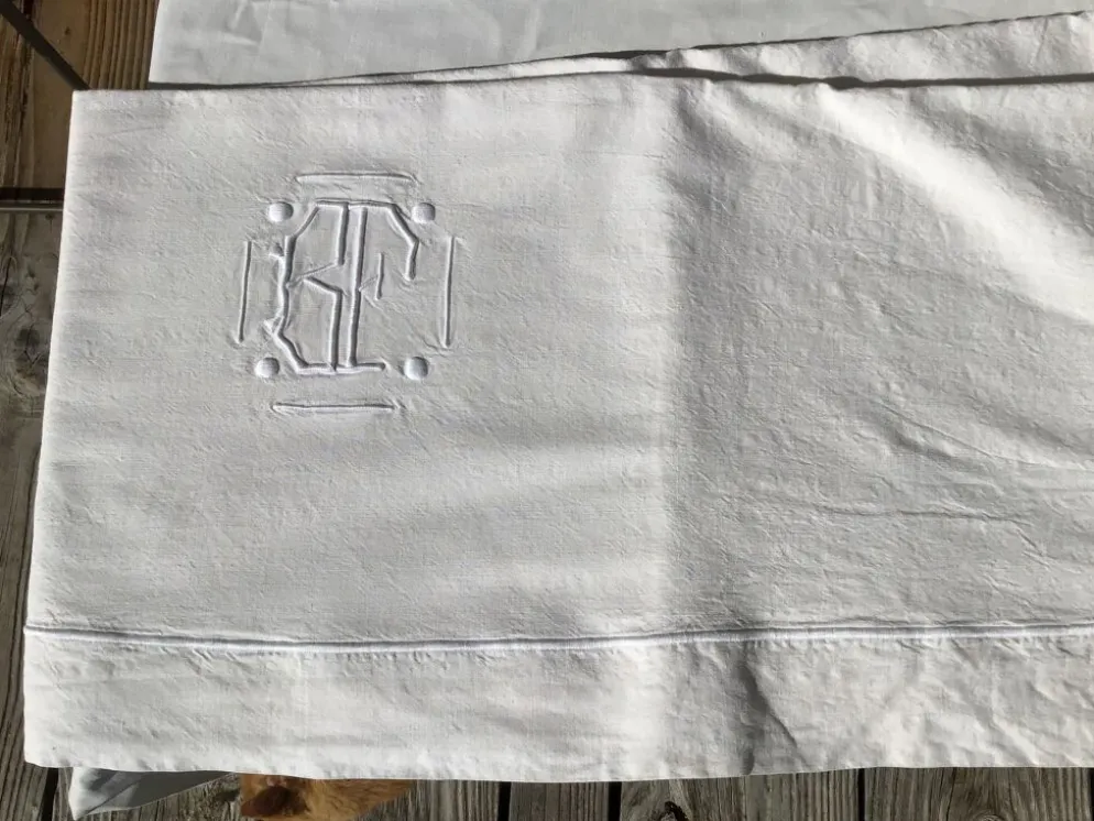 Drap BF broderie bourdon relief pastilles