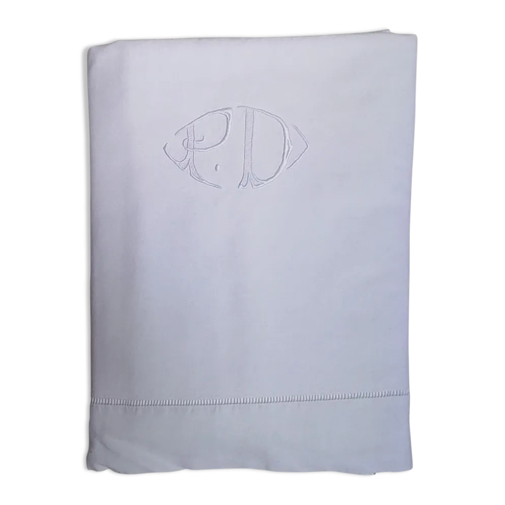 Drap brodé chiffres monogramme initiales P et D