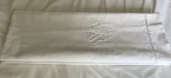 Drap brodé main metis