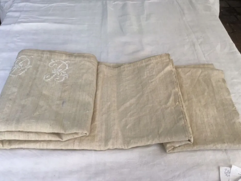 Drap de chanvre marqué « DB »