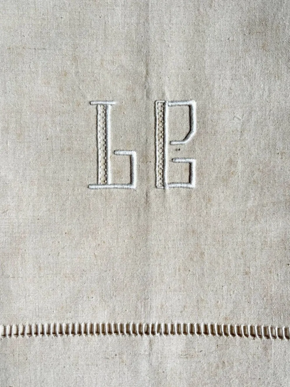 Drap en métis avec jour Venise et monogramme n°3 180 x 312 cm