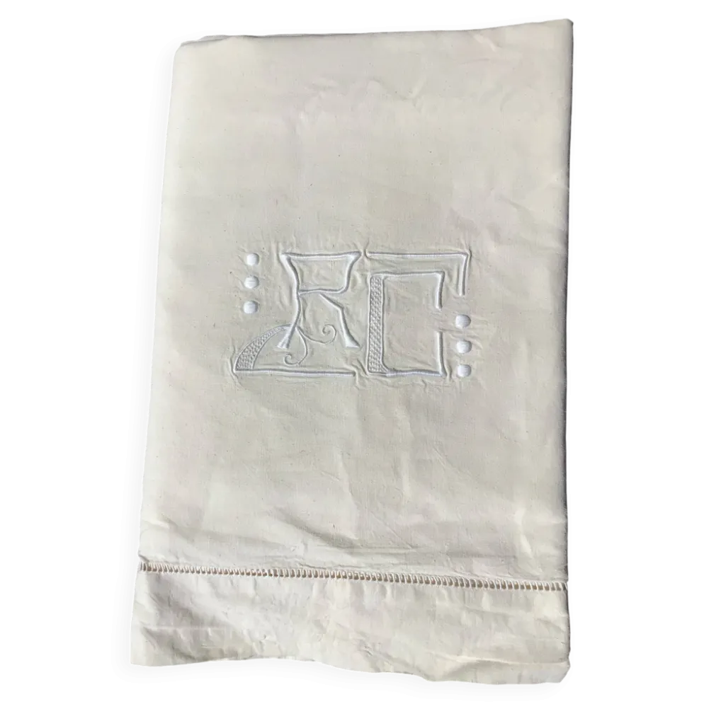 Drap neuf brodé RC en métis à jour Venise