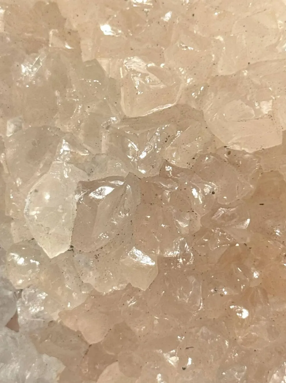 Duo décoratif — Sphère en calcite bandée (onyx marbre) & cristal de calcite sur socles