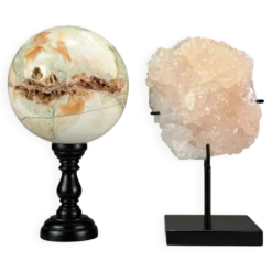 Duo décoratif — Sphère en calcite bandée (onyx marbre) & cristal de calcite sur socles