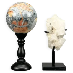 Duo décoratif — Sphère en jaspe Maligano & amas de quartz sur socles