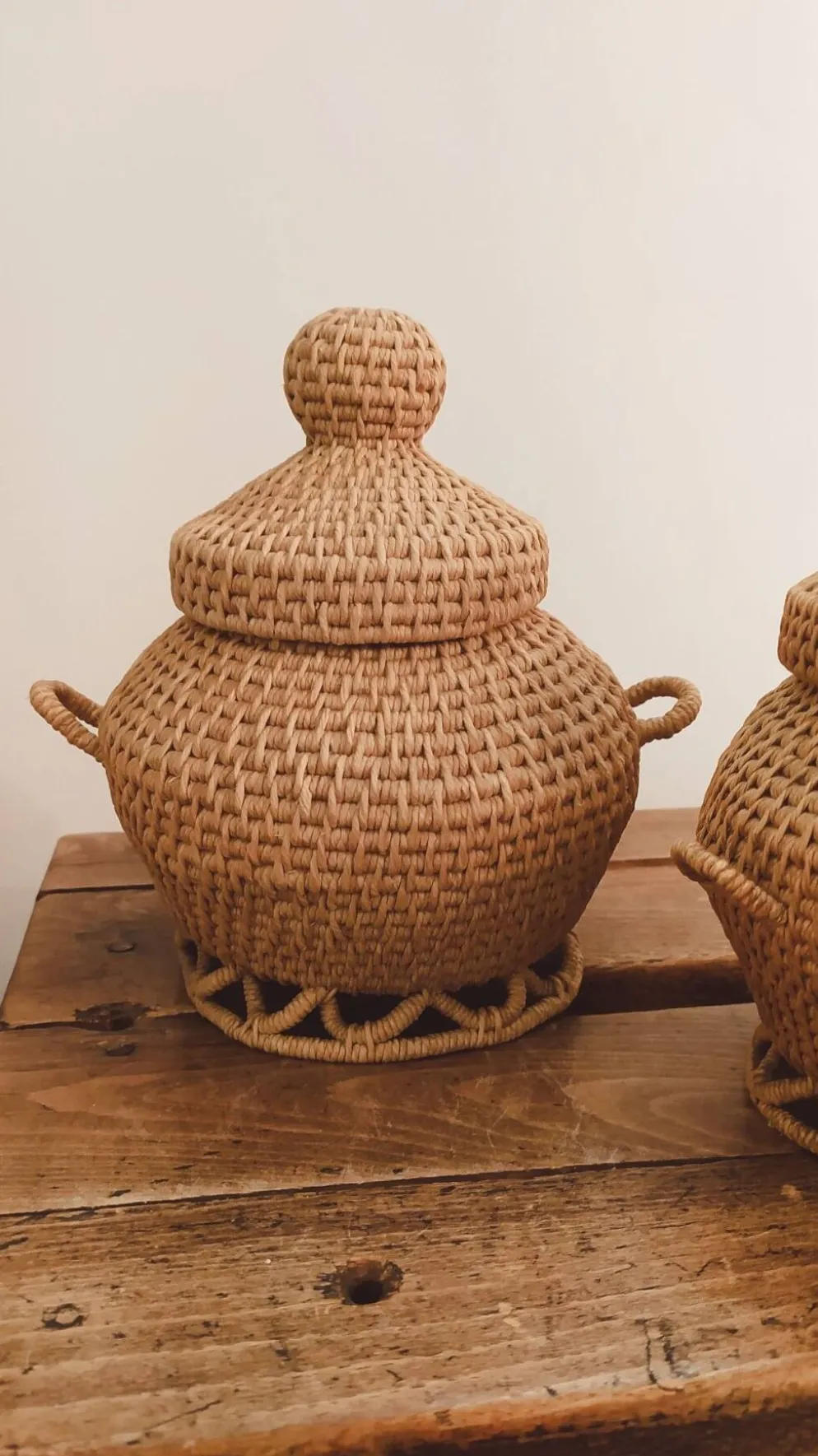 Duo de paniers vintage en vannerie artisanale • Pièces décoratives