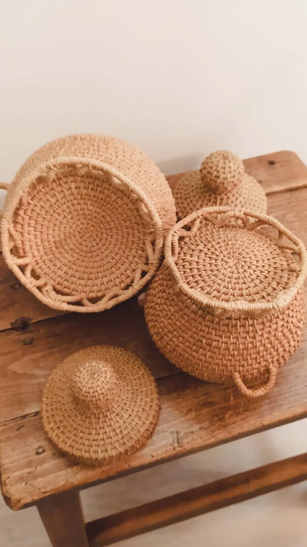 Duo de paniers vintage en vannerie artisanale • Pièces décoratives