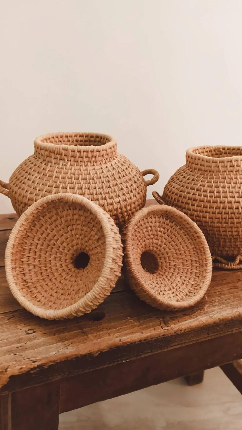 Duo de paniers vintage en vannerie artisanale • Pièces décoratives