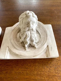 Duo moulages ; têtes en plâtre