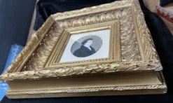 Ecole allemande (?) du début du XIXe siècle, Portrait d'un jeune homme portant des lunettes