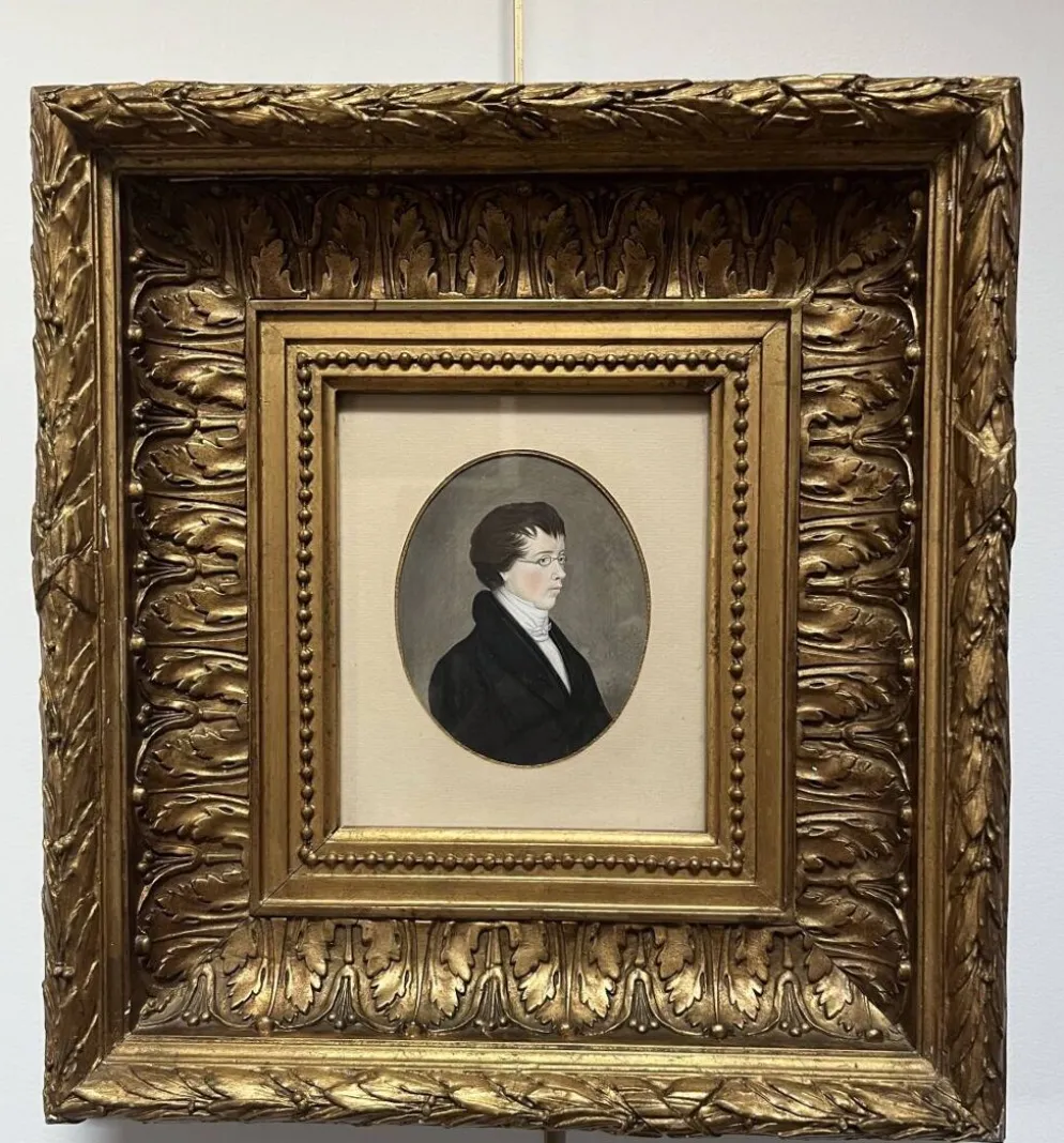 Ecole allemande (?) du début du XIXe siècle, Portrait d'un jeune homme portant des lunettes