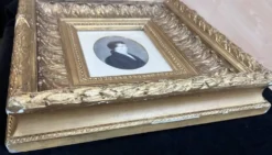Ecole allemande (?) du début du XIXe siècle, Portrait d'un jeune homme portant des lunettes