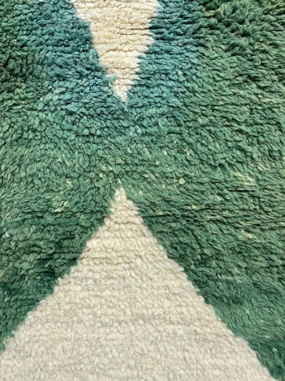 Ecorce - Tapis Mrirt sur mesure – Design graphique en laine verte