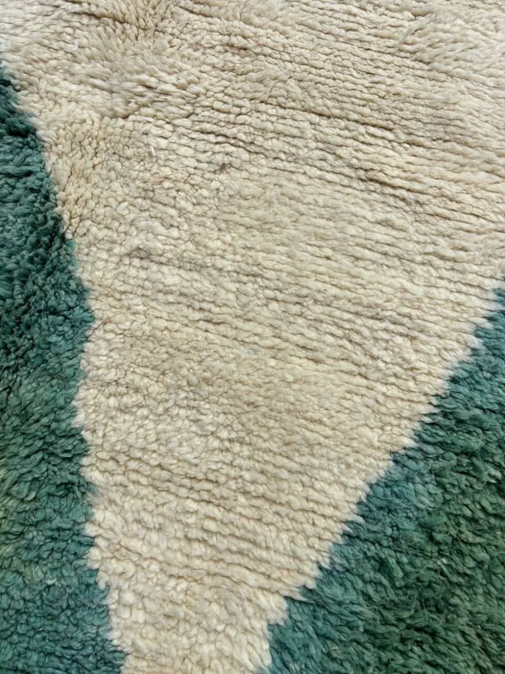 Ecorce - Tapis Mrirt sur mesure – Design graphique en laine verte