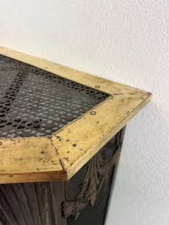 Ecran de cheminée d'angle en laiton attr. à Dagobert Peche