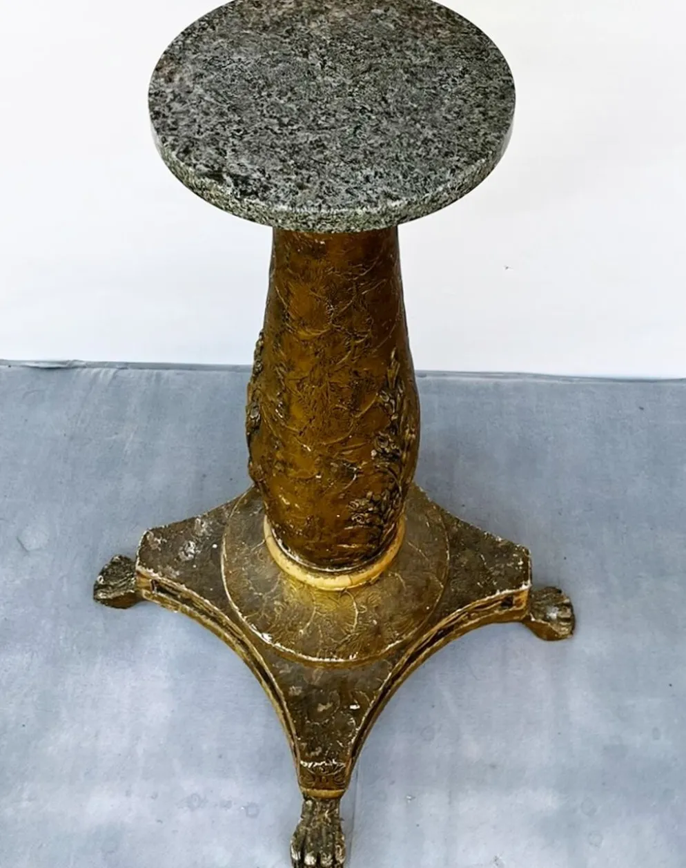 Empire de piédestal doré 1900 - milieu du 20e siècle