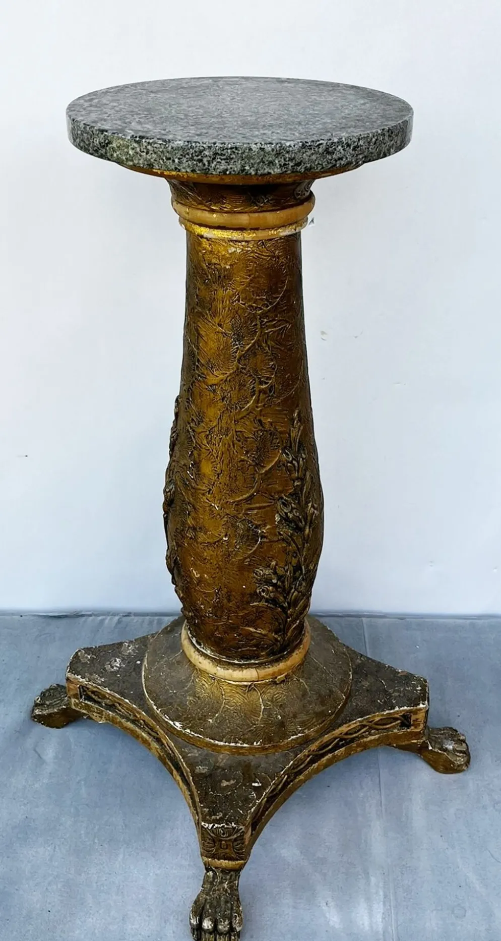 Empire de piédestal doré 1900 - milieu du 20e siècle