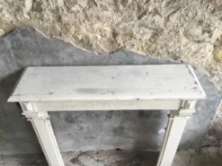 Encadrement de cheminée en bois peinture d’origine debut XXe