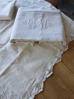 Ensemble ancien drap plat et 2 taies d'oreiller