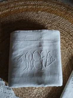 Ensemble ancien drap plat et 2 taies d'oreiller