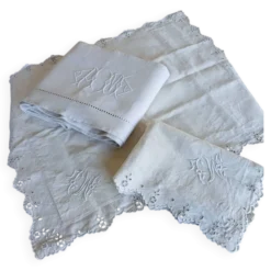 Ensemble ancien drap plat et 2 taies d'oreiller