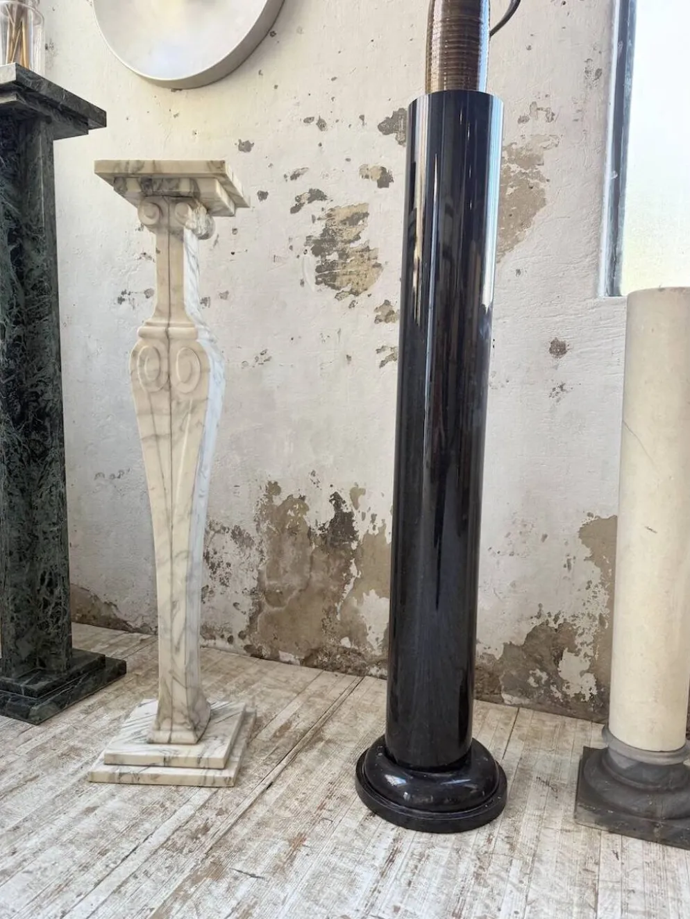 Ensemble 4 colonnes ou socles en marbre