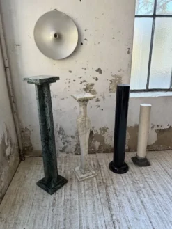 Ensemble 4 colonnes ou socles en marbre