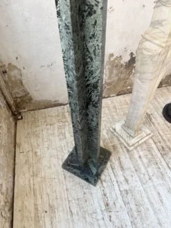 Ensemble 4 colonnes ou socles en marbre
