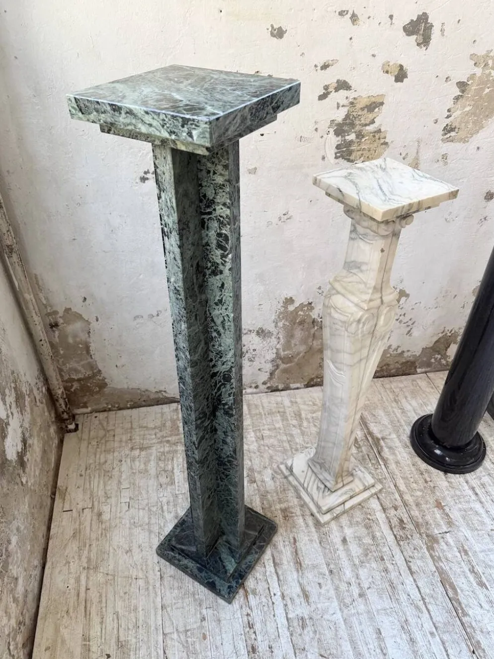 Ensemble 4 colonnes ou socles en marbre