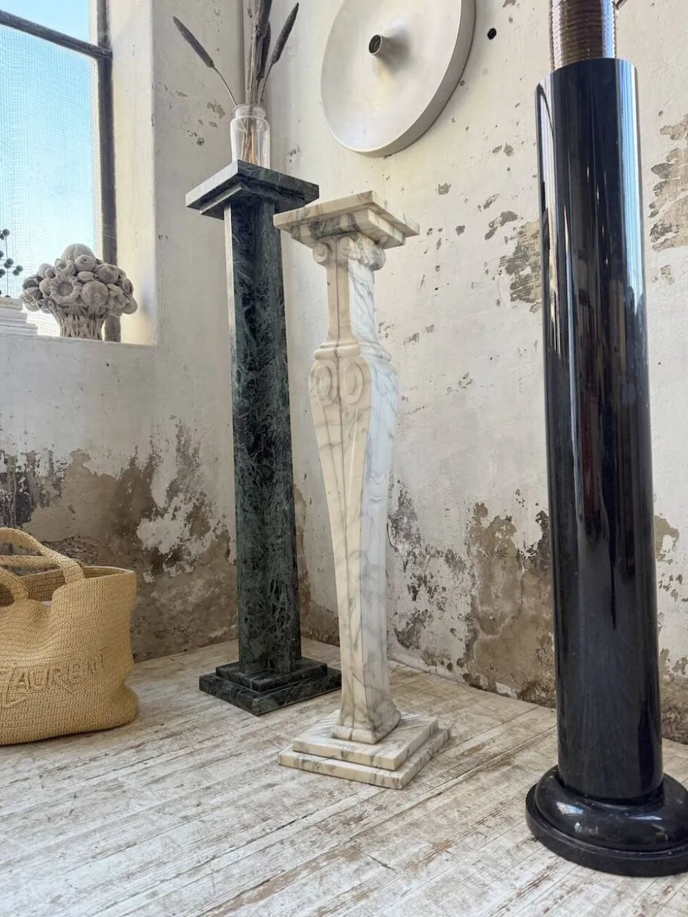 Ensemble 4 colonnes ou socles en marbre