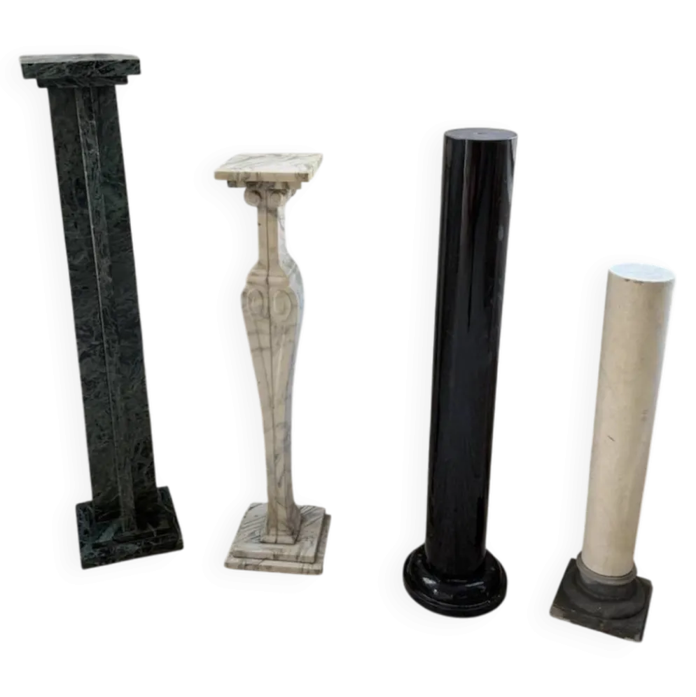 Ensemble 4 colonnes ou socles en marbre
