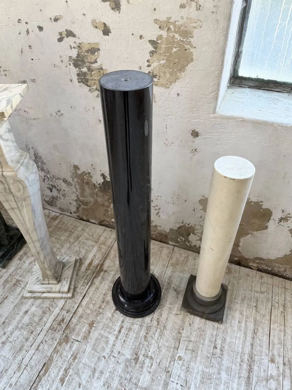 Ensemble 4 colonnes ou socles en marbre