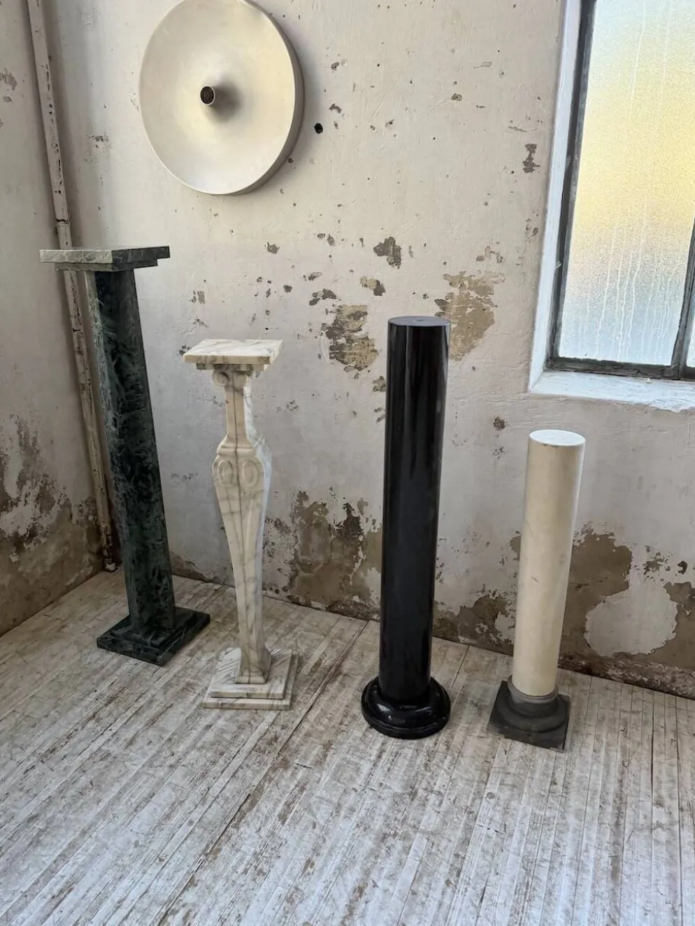 Ensemble 4 colonnes ou socles en marbre