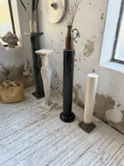 Ensemble 4 colonnes ou socles en marbre